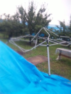 テント崩壊